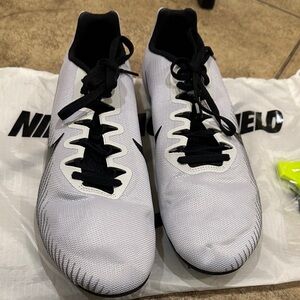 NWOT, Nike Men's White and Black Athletic Sneakers